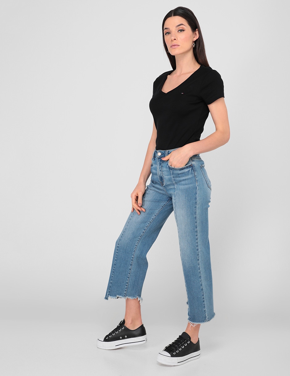 Playera manga corta Tommy cuello v para mujer