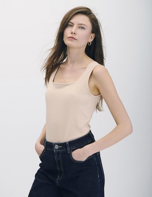 Top cuello con escote tirante ancho