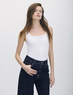 Top escote cuadrado tirante delgado
