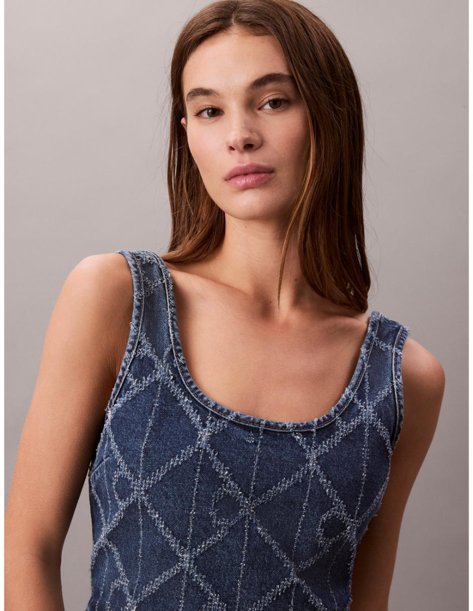 Top cuello redondo escote regular 3