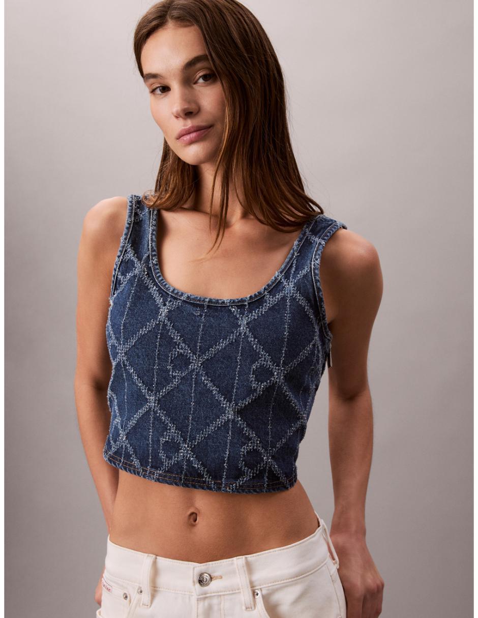 Top cuello redondo escote regular 4