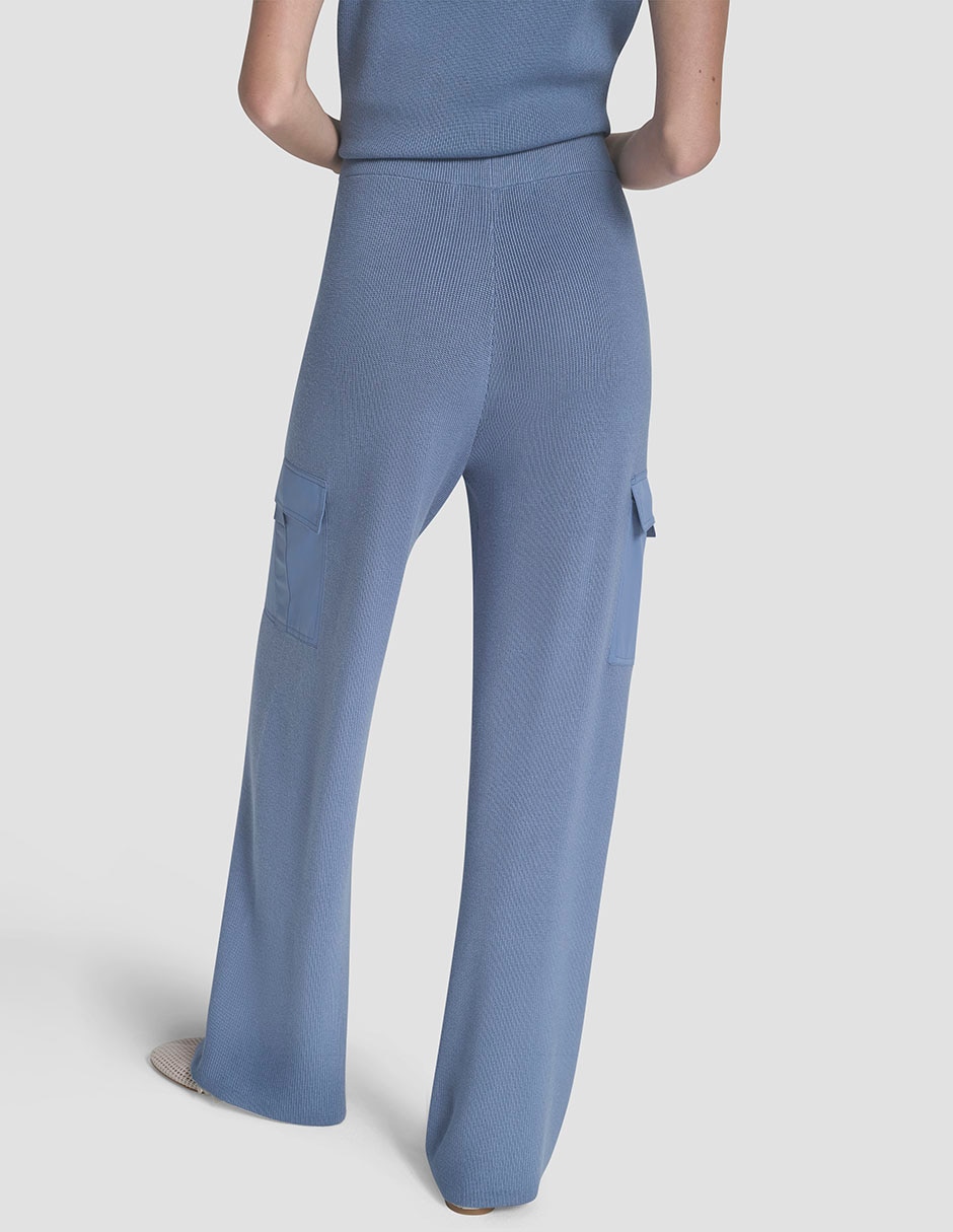Pantalón cargo flare para mujer 4