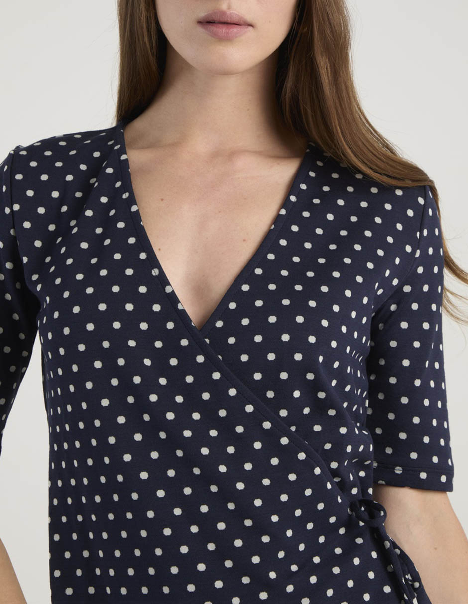 Blusa envolvente manga corta para mujer 9