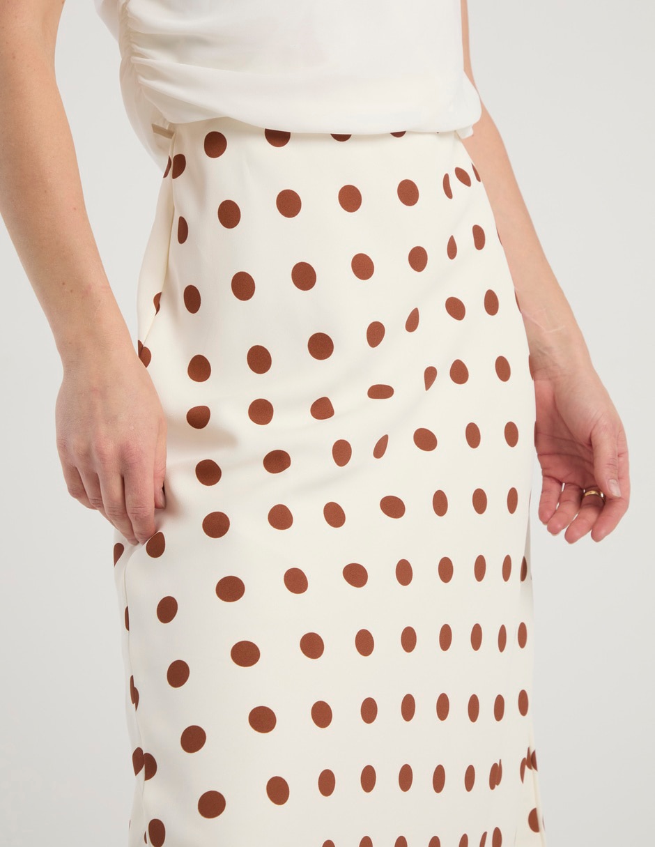 Falda midi a la cintura