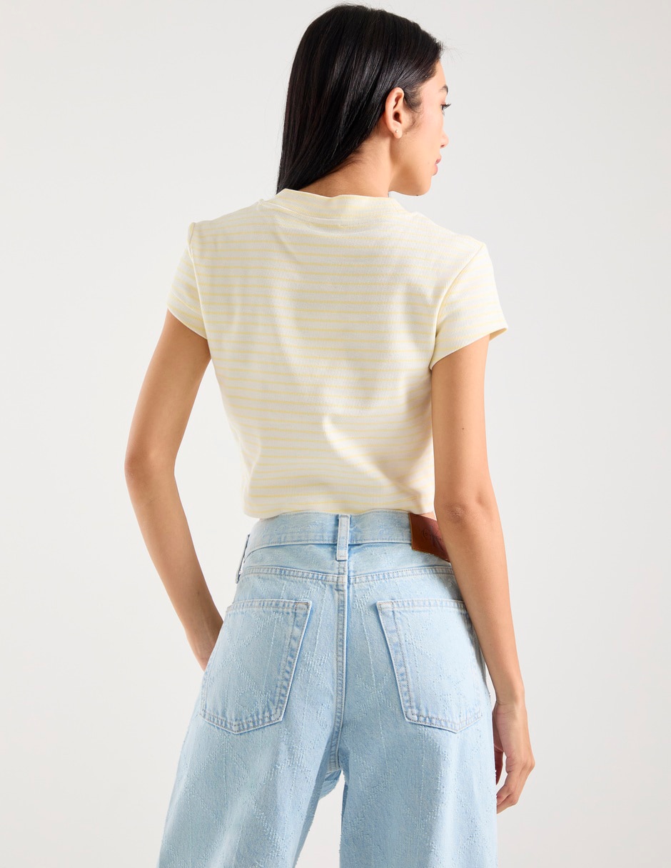 Playera manga corta cuello redondo mujer 6