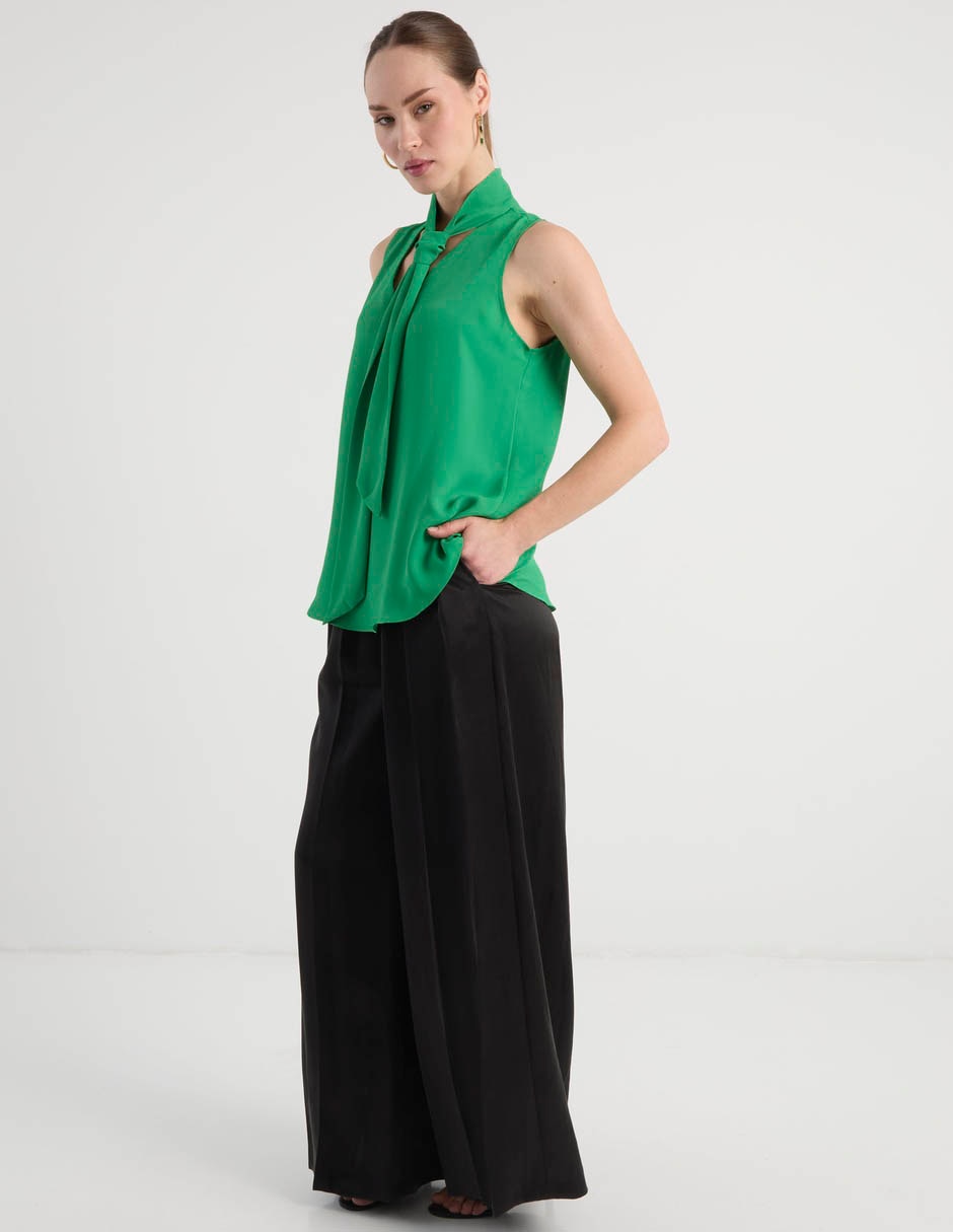 Top cuello con amarre 9