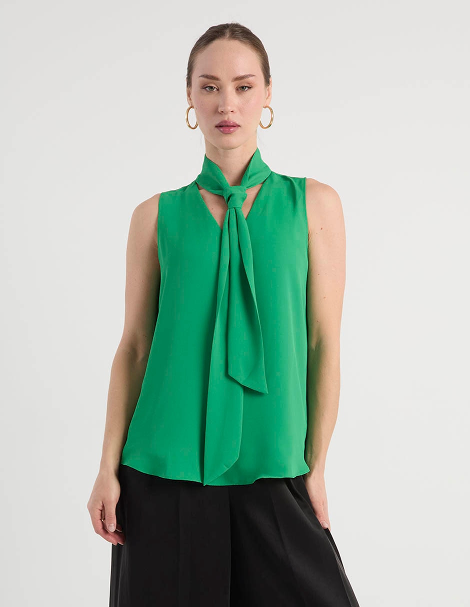 Top cuello con amarre Top cuello con amarre