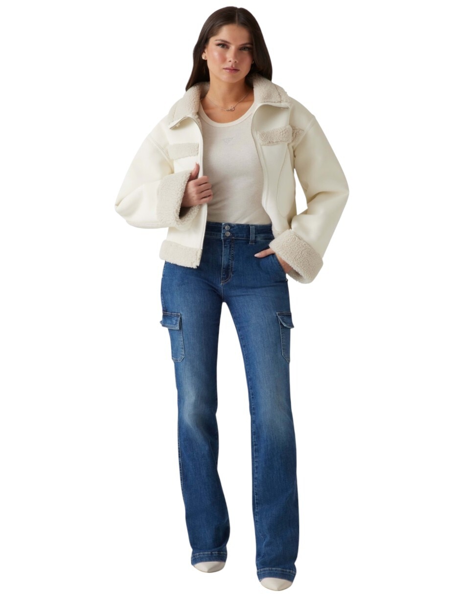 Jeans cargo acampanado para mujer