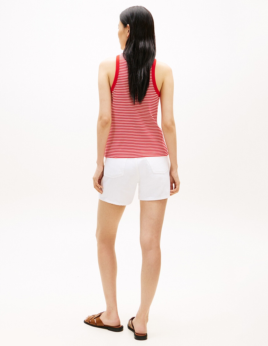 Playera sin manga cuello redondo para mujer 7