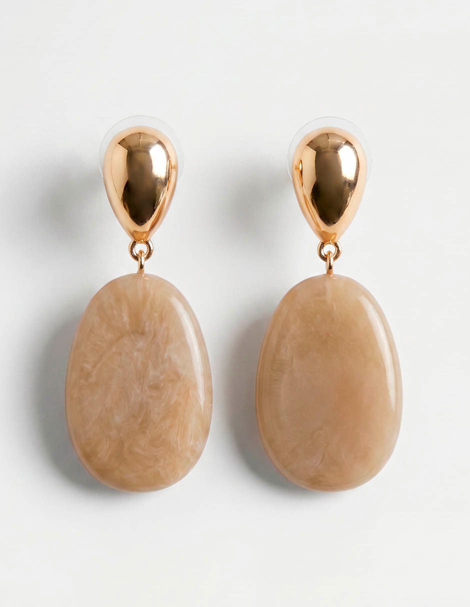 Aretes de ovalo con acabado brillante