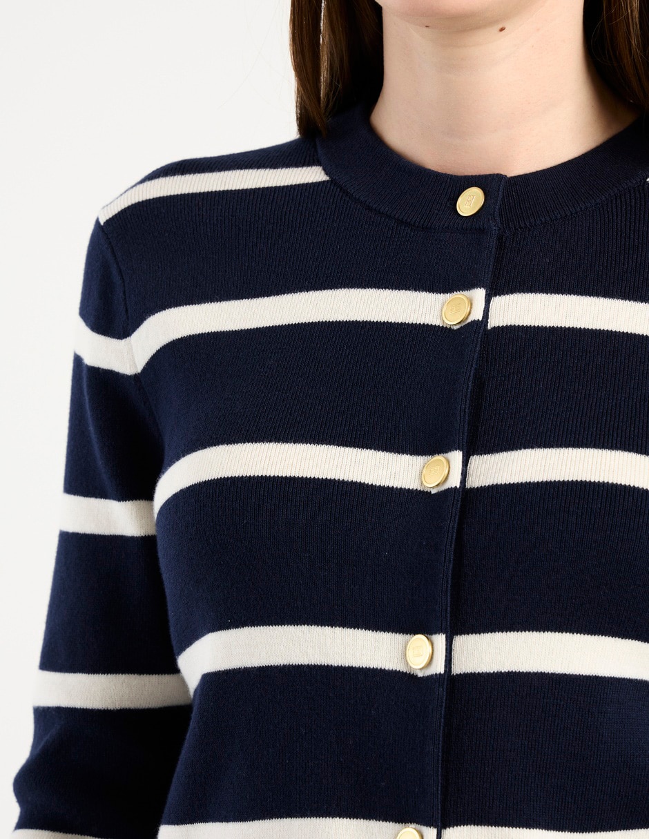Suéter Hilfiger cuello con botón para mujer 9