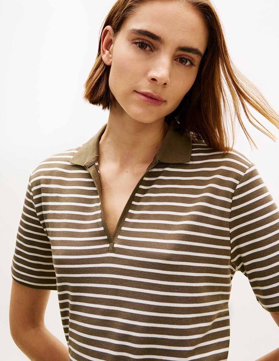 Playera tipo polo para mujer 8