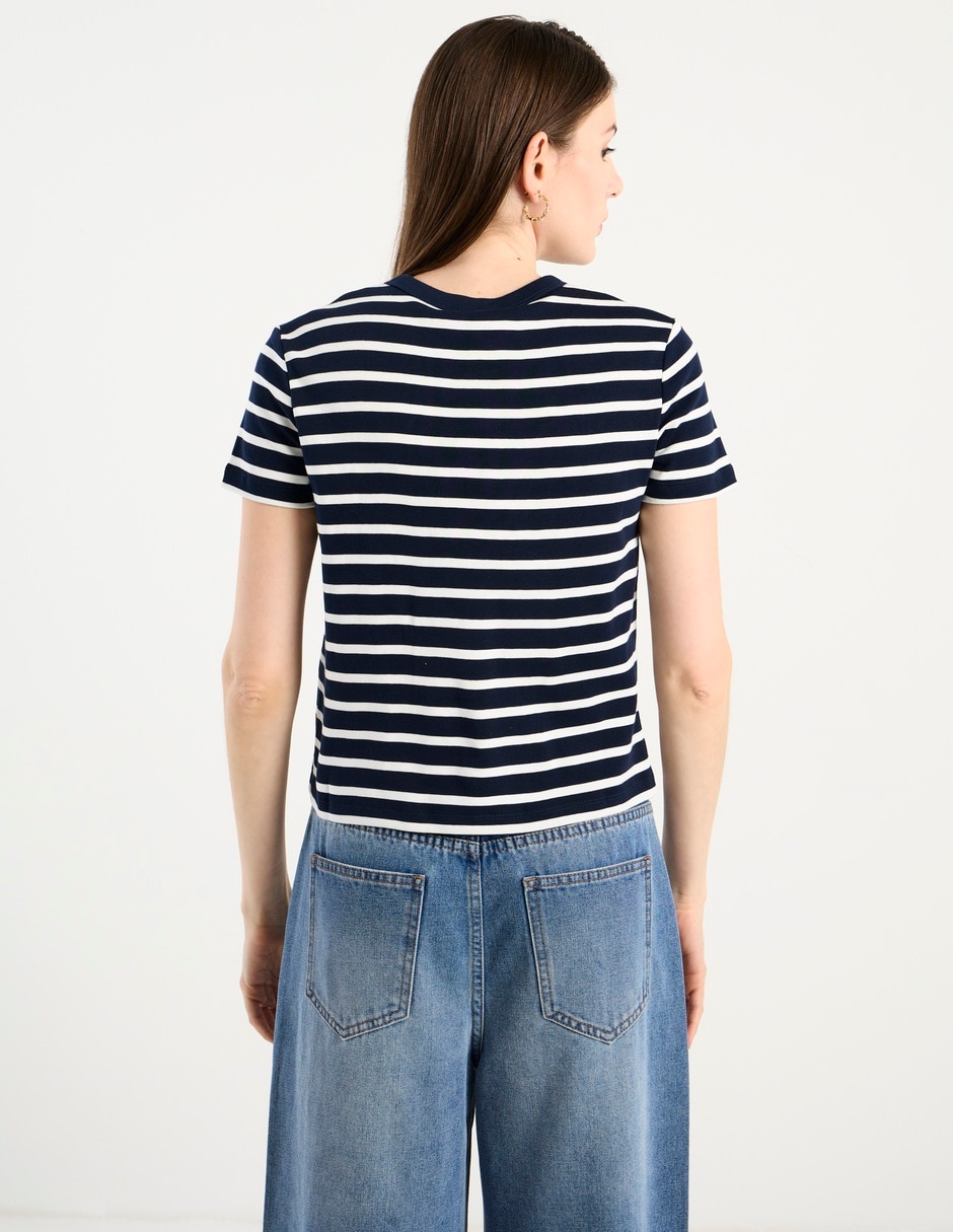 Playera manga corta cuello redondo para mujer 14
