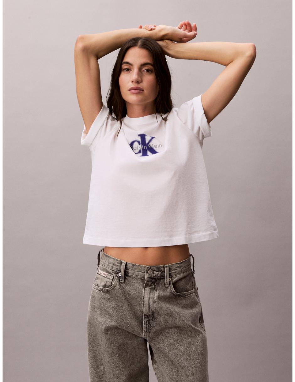 Playera manga corta Graphic Logo cuello redondo para mujer 4