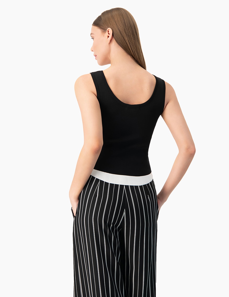 Top escote regular tirante cl‡sico 3
