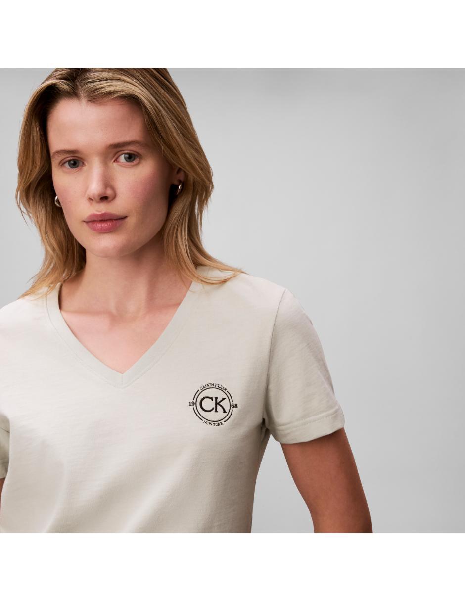 Playera manga corta cuello V para mujer 2