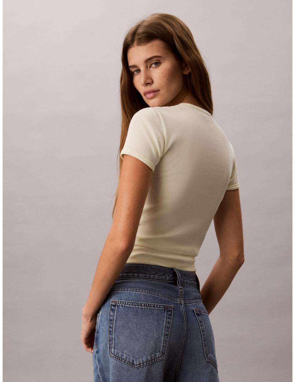 Playera manga corta cuello redondo para mujer 4