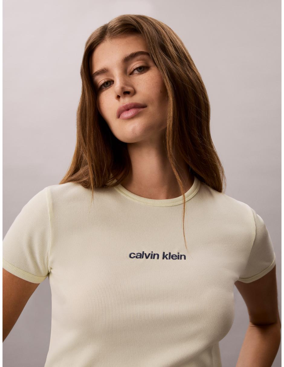 Playera manga corta cuello redondo para mujer 3