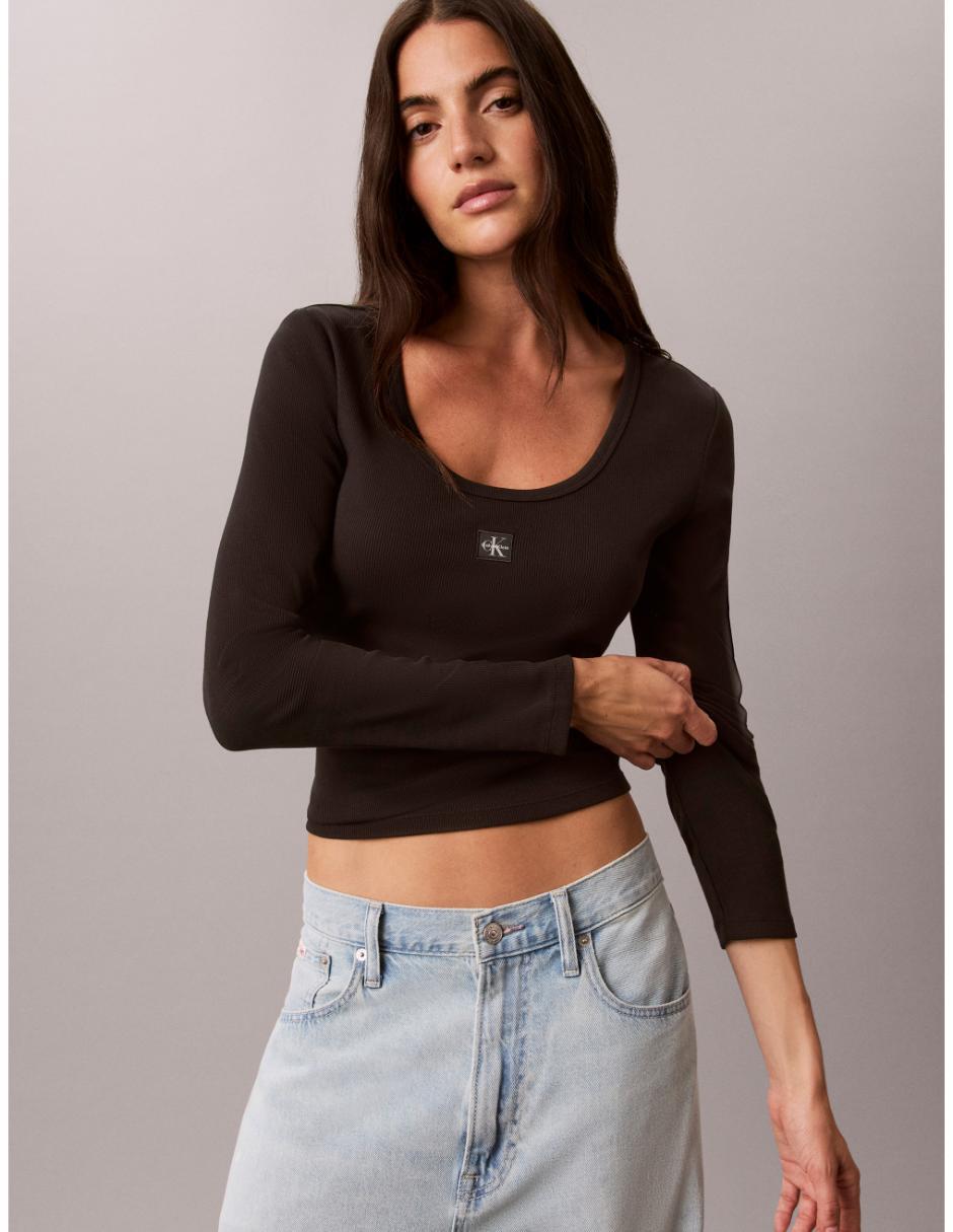 Playera manga larga cuello redondo para mujer 4