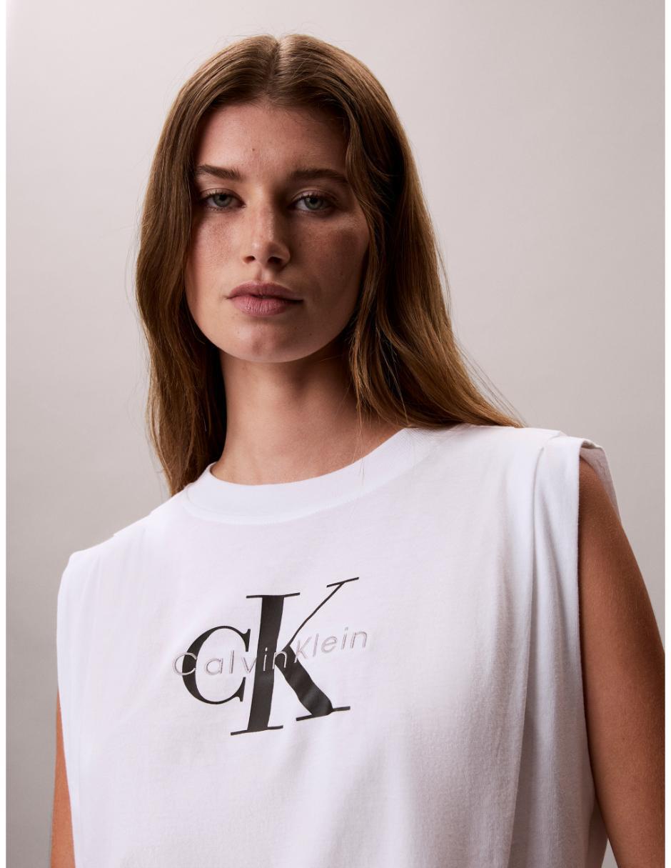 Playera cuello redondo para mujer 4