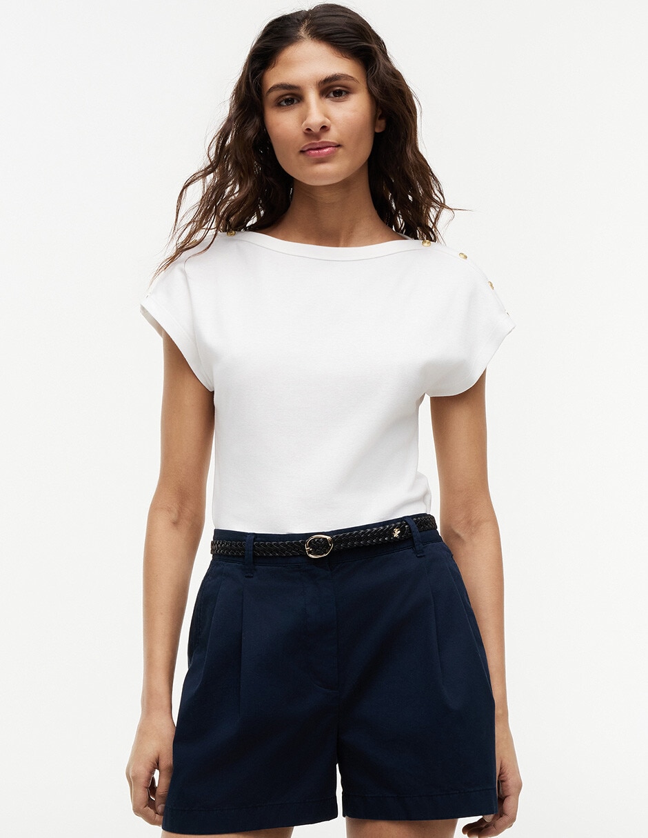 Playera manga corta Gold Button cuello redondo para mujer Playera manga corta Gold Button cuello redondo para mujer