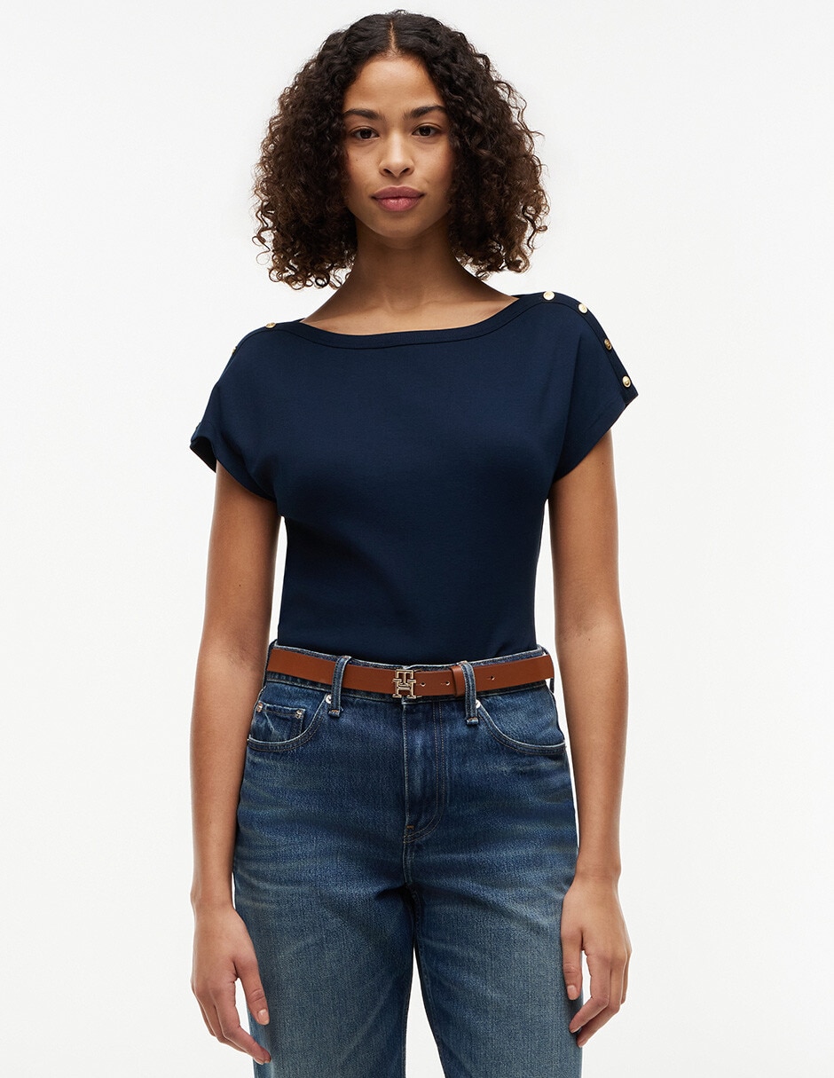 Playera manga corta Gold Button cuello redondo para mujer Playera manga corta Gold Button cuello redondo para mujer