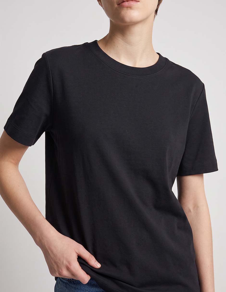 Playera manga corta cuello redondo mujer 4
