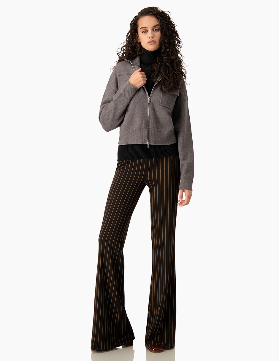 Pantalón regular acampanado para mujer 5