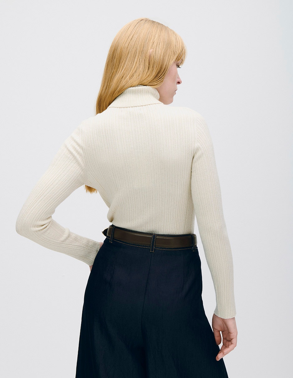 Suéter cuello tortuga para mujer
