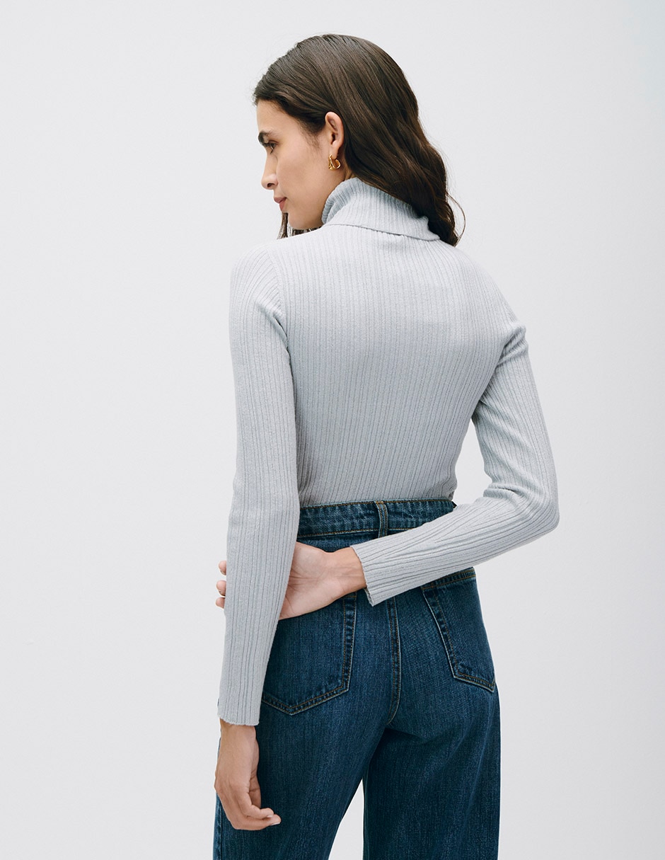 Suéter cuello tortuga para mujer 3