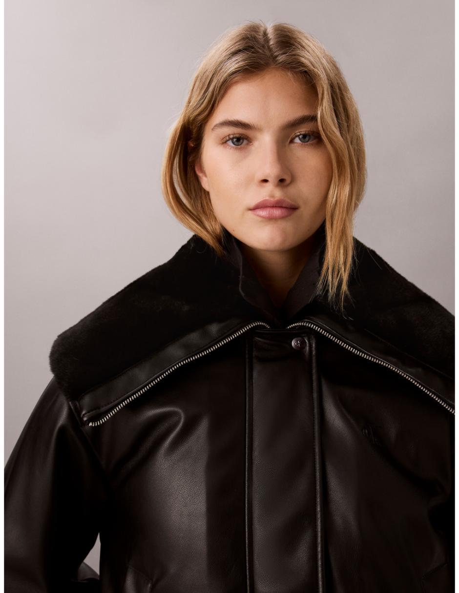 Chamarra impermeable para mujer 5