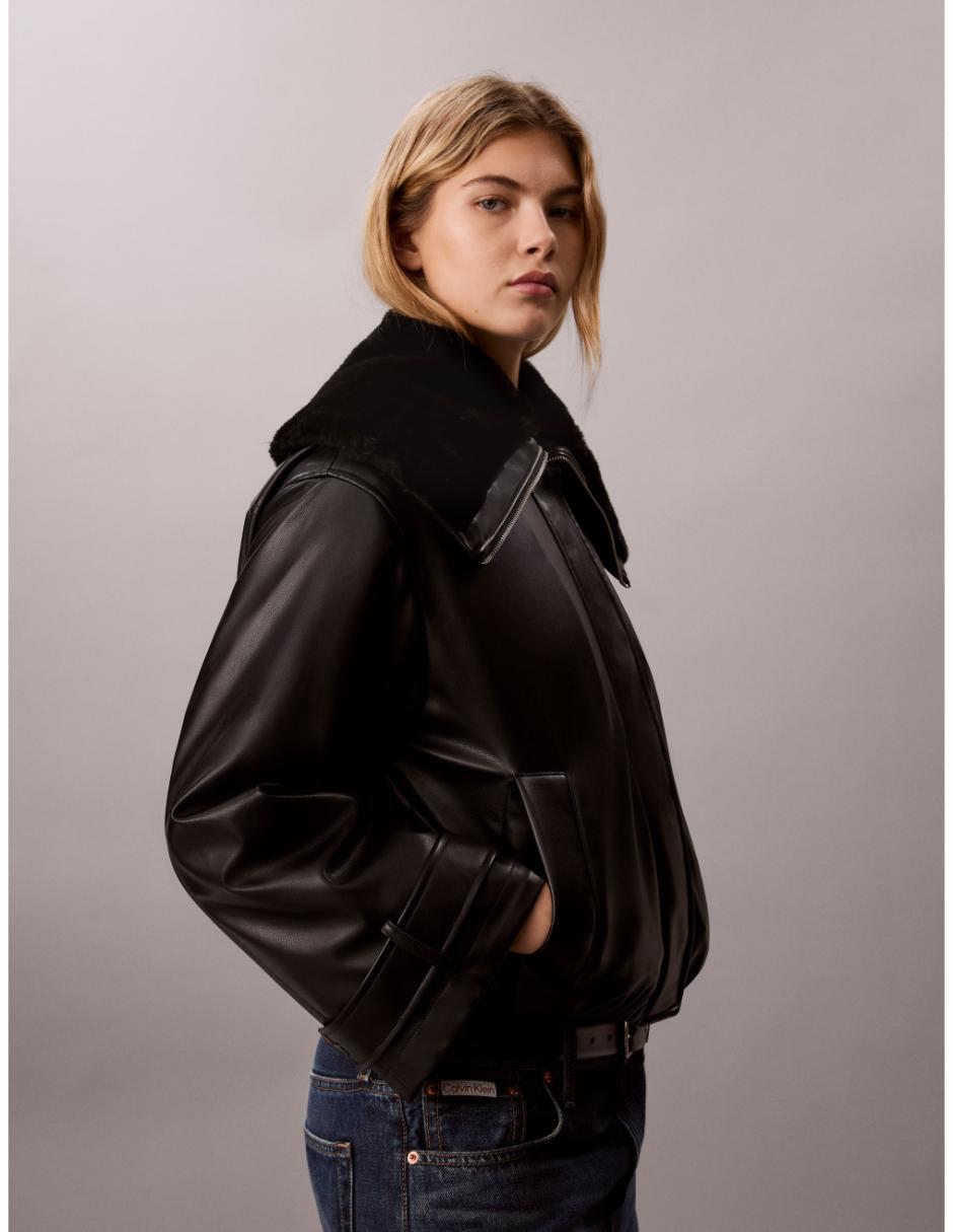 Chamarra impermeable para mujer 4