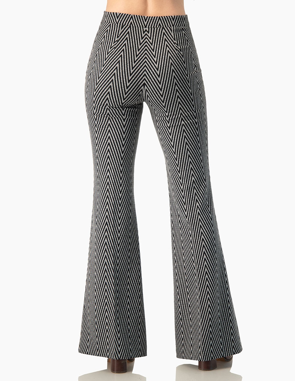 Pantalón acampanado para mujer 7