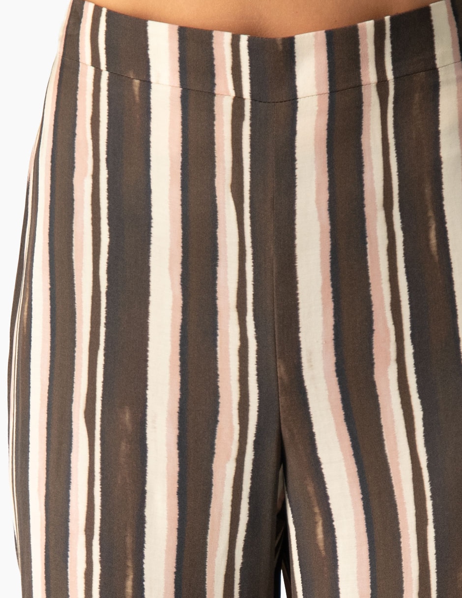 Pantalón amplio para mujer 8