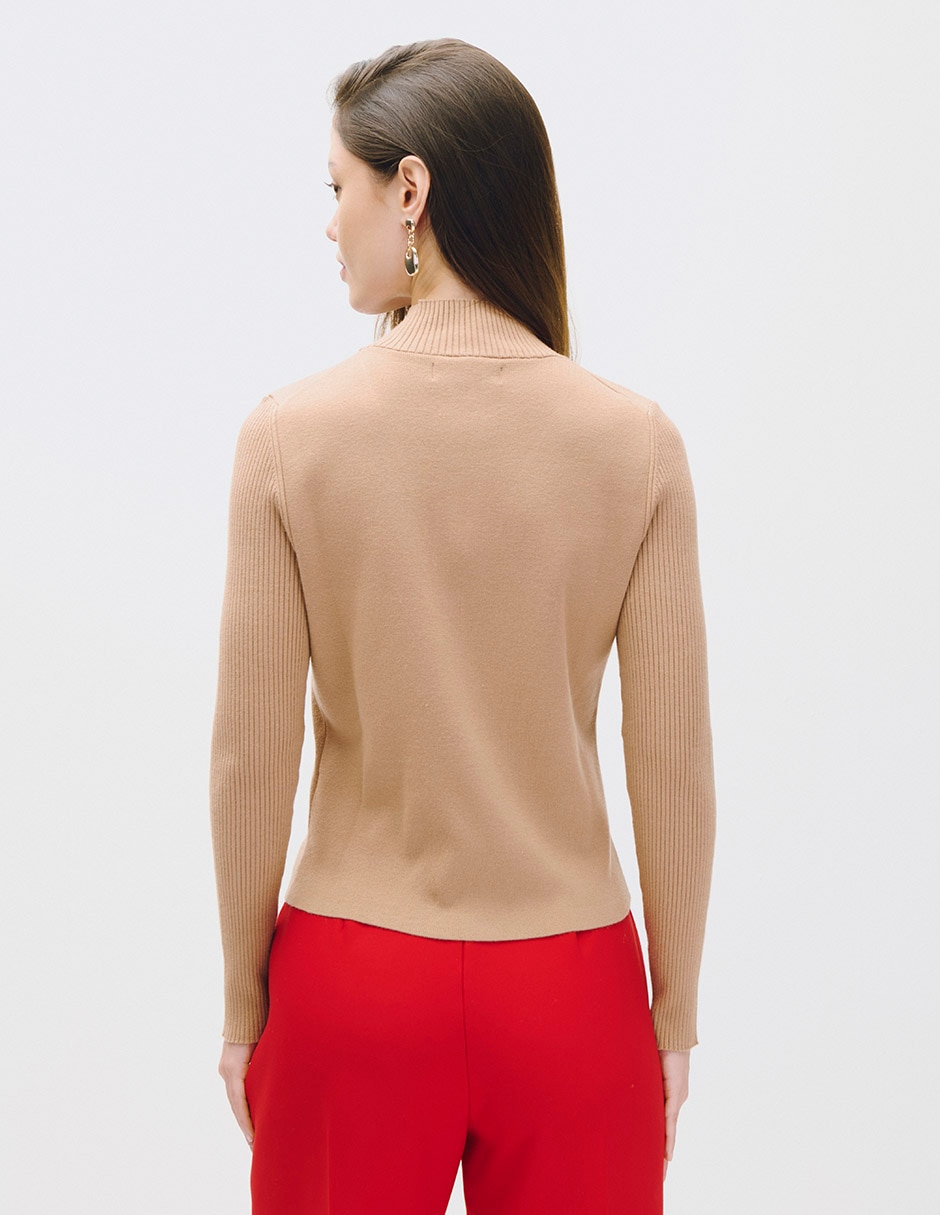 Suéter cuello alto para mujer 3