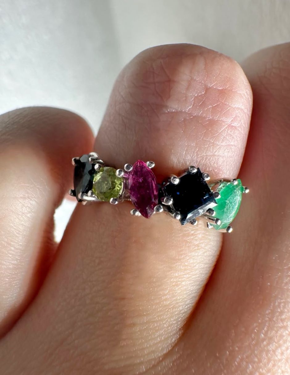 Anillo multi gemas 14 k de oro blanco esmeralda 2
