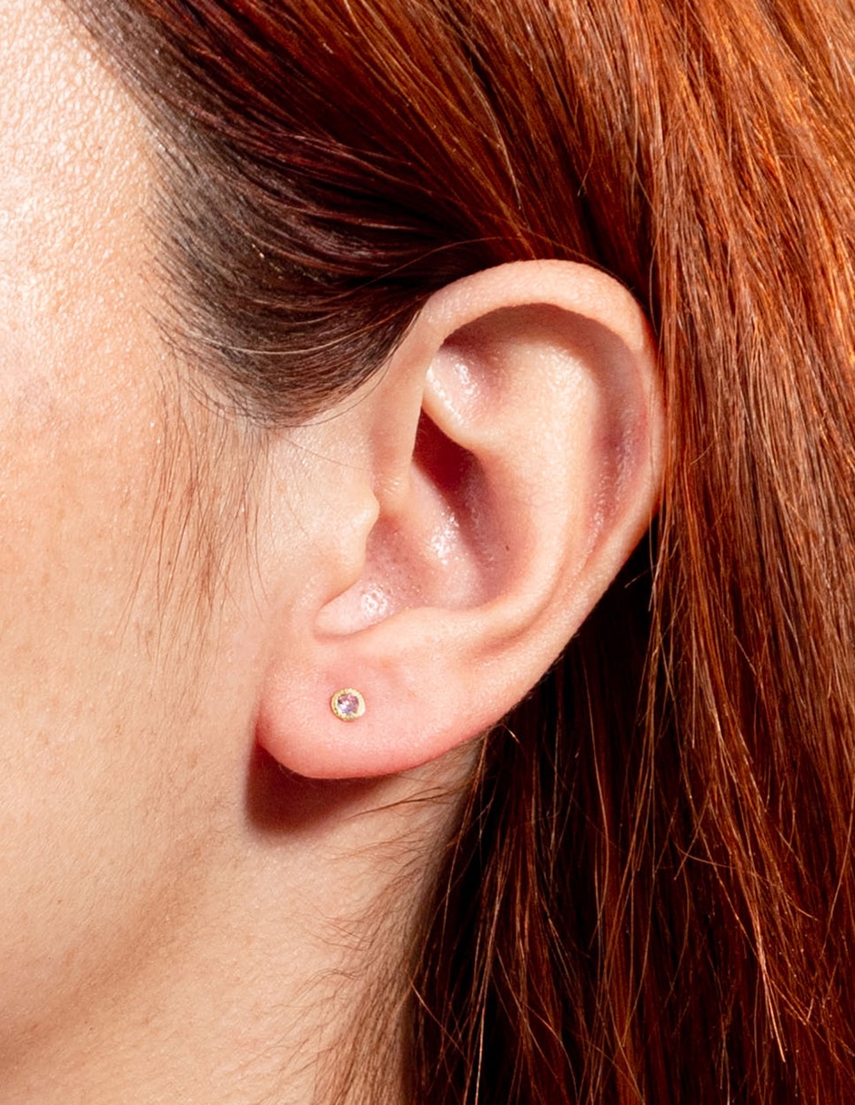 Broqueles de oro amarillo 10 k con acabado brillante zirconia 3